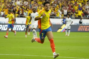 Soi trận Uzbekistan vs Colombia: Cannavaro đặt niềm tin vào phòng ngự
